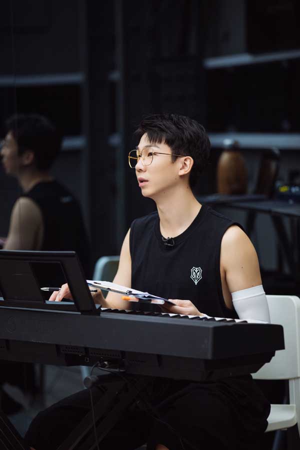 《披荆斩棘的哥哥》瑞奇排练双人舞引期待 李响首秀吉他弹唱(图3)