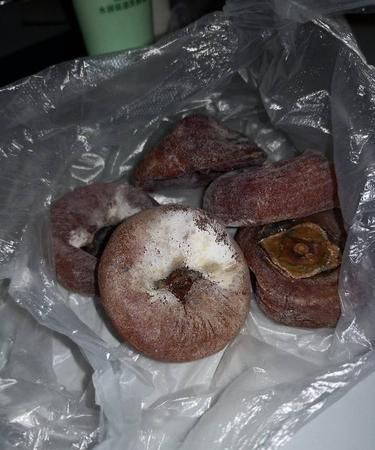 柿饼外面有了霉点还能吃吗