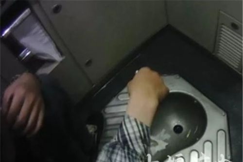 火车站厕所抽烟犯法吗