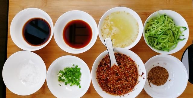 凉面怎么做好吃,凉面怎么做好吃又简单?图3