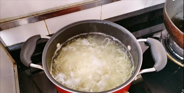 凉面怎么做好吃,凉面怎么做好吃又简单?图6