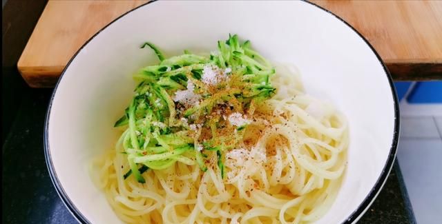 凉面怎么做好吃,凉面怎么做好吃又简单?图10