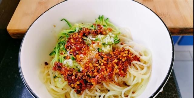 凉面怎么做好吃,凉面怎么做好吃又简单?图12