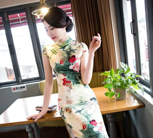 旗袍怎么选,女生穿旗袍有什么讲究图4