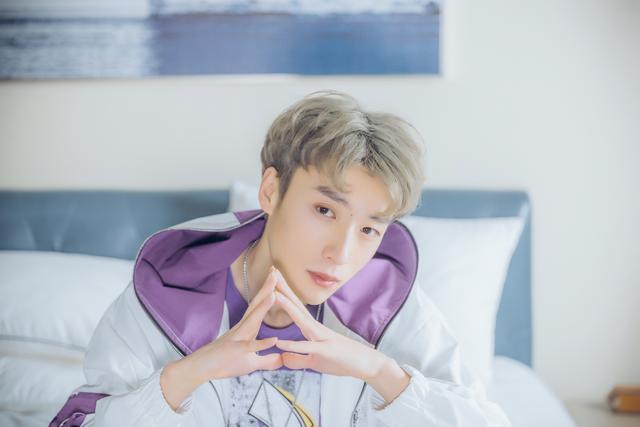 心中的自己李萌（李萌发行新歌我不想和你一样）(3)