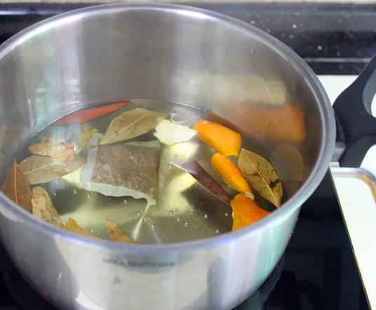 正宗久久鸭脖的卤制方法(教你做鸭脖最正宗的卤制方法)(4)