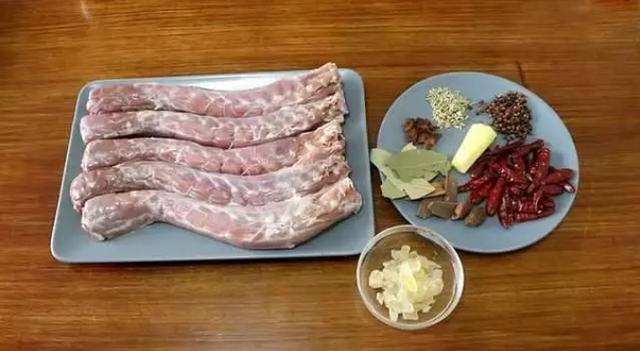 正宗久久鸭脖的卤制方法(教你做鸭脖最正宗的卤制方法)(2)