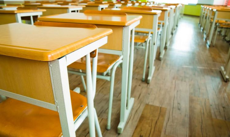 在教室里很热怎么办