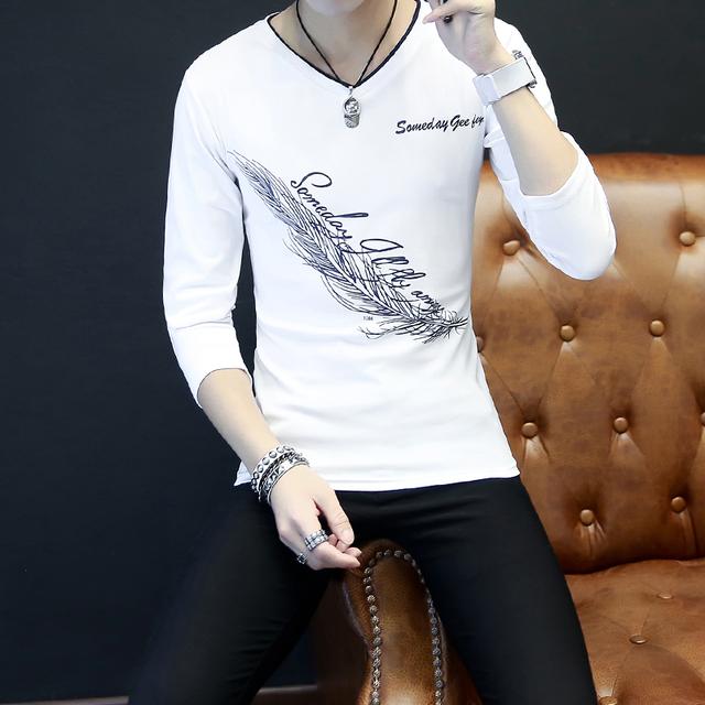 男生短袖t恤穿搭v领(男士V领T恤穿出帅气脸型)(7)