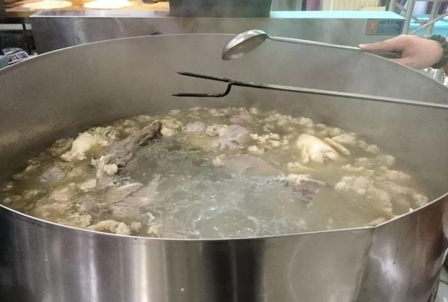 牛肉煲汤怎么做好吃，牛肉汤怎么做好吃？图5