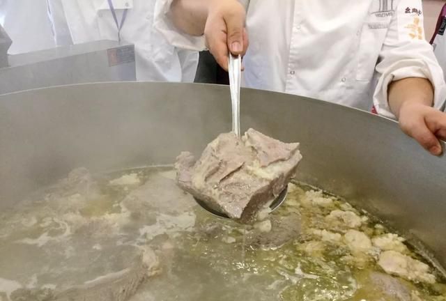 牛肉煲汤怎么做好吃，牛肉汤怎么做好吃？图3