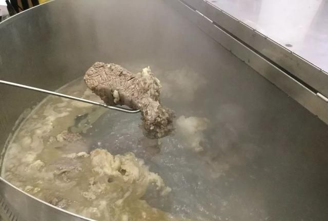 牛肉煲汤怎么做好吃，牛肉汤怎么做好吃？图2