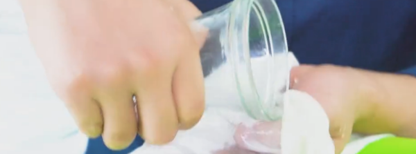 裤子上有树胶怎么洗掉,裤子沾到树胶怎么洗掉图6