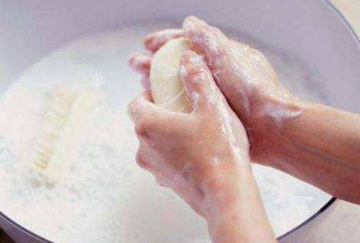 裤子上有树胶怎么洗掉,裤子沾到树胶怎么洗掉图10