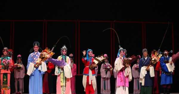 在《猫》的短文中,丰富多腔是什么意思