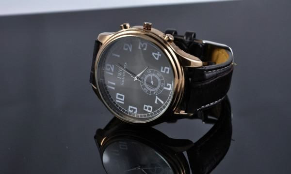 手表辨别方向的方法,没有指南针的时候怎么辨别方向图2