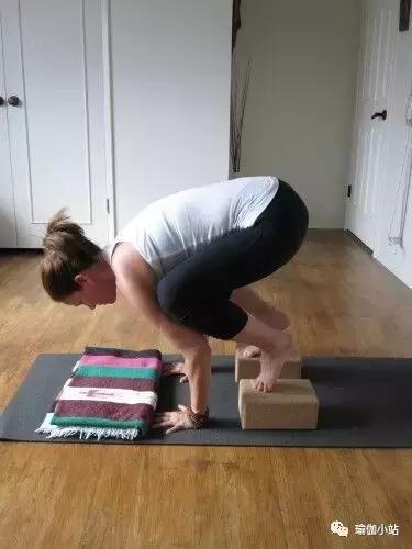 小腹被撑出形状（小腹又平又紧实）(10)