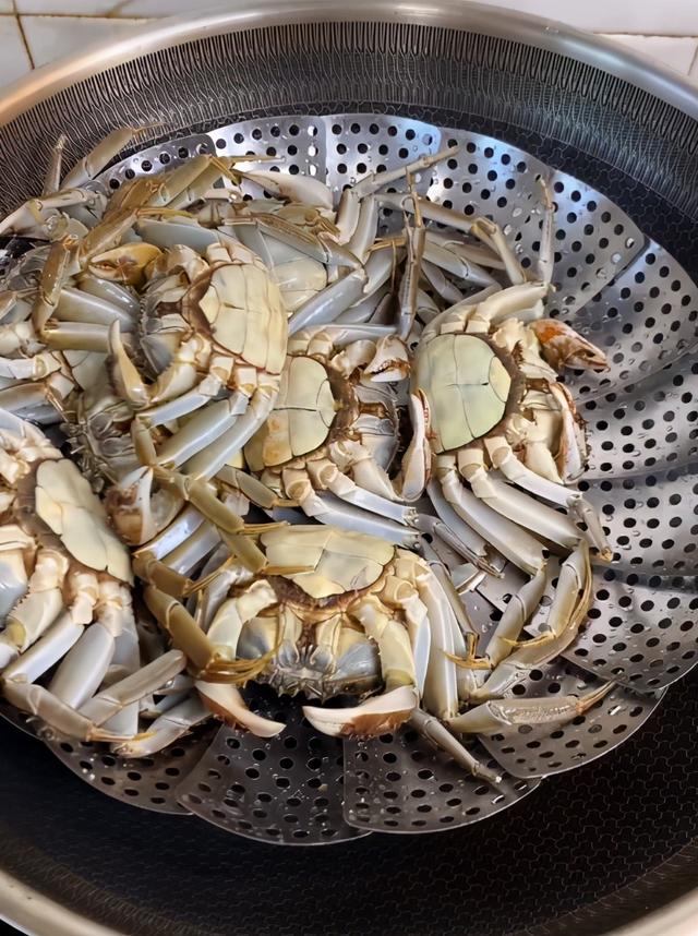螃蟹需要蒸几分钟才能熟（螃蟹需要蒸多久）(3)