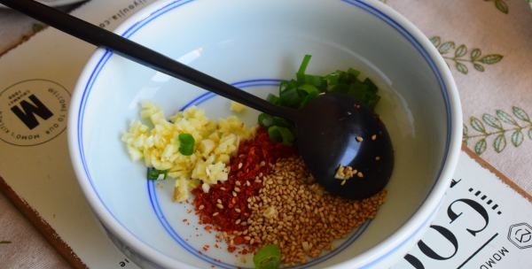 夏季凉面的汤汁该怎么做好吃,夏季凉拌面的做法图4