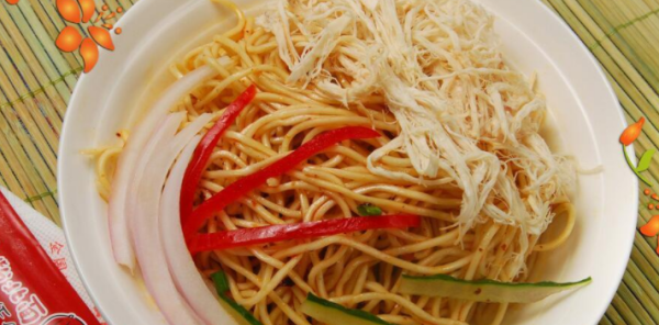 夏季凉面的汤汁该怎么做好吃,夏季凉拌面的做法图9