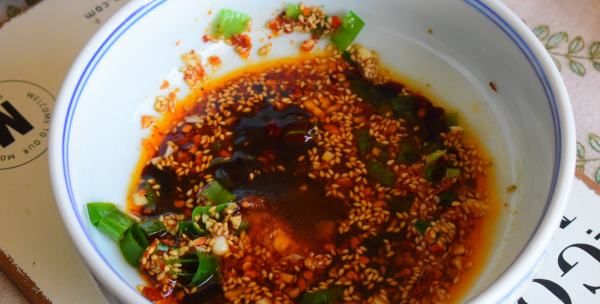 夏季凉面的汤汁该怎么做好吃,夏季凉拌面的做法图5