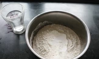 家庭凉皮最简单的做法,凉皮制作过程图3