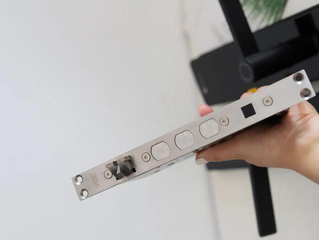 智能门锁没电了开不了怎么办（智能门锁没电了先别慌）(4)