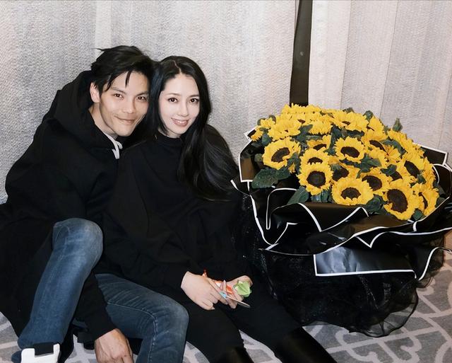 向太称郭碧婷答应生三个孩子（向太承认郭碧婷怀二胎）(8)