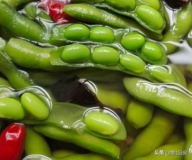 水煮毛豆正确做法（水煮毛豆这样做好吃入味不发黄）(3)