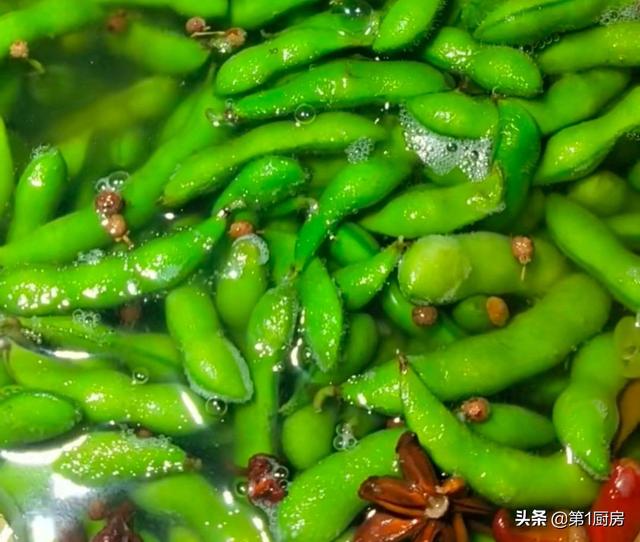 水煮毛豆正确做法（水煮毛豆这样做好吃入味不发黄）(7)