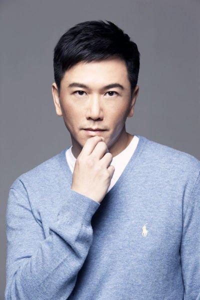 圈内人怎样评价温兆伦（了观众40年的温兆伦）(2)