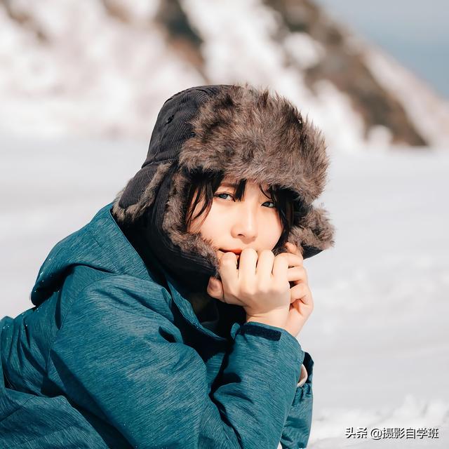 如何拍照好看10个简单拍照姿势（拍照姿势不重样）(11)