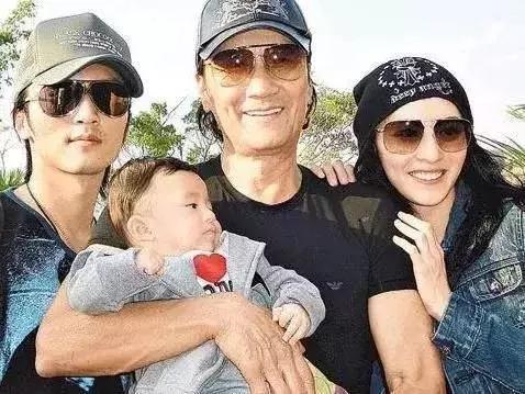 年轻谢贤和谢霆锋对比照（谢贤曾因谢霆锋流泪）(32)