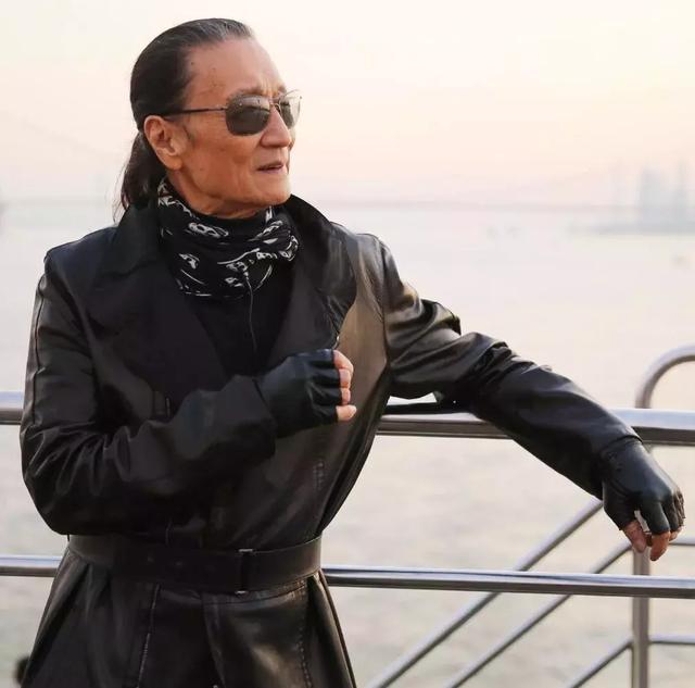 年轻谢贤和谢霆锋对比照（谢贤曾因谢霆锋流泪）(37)