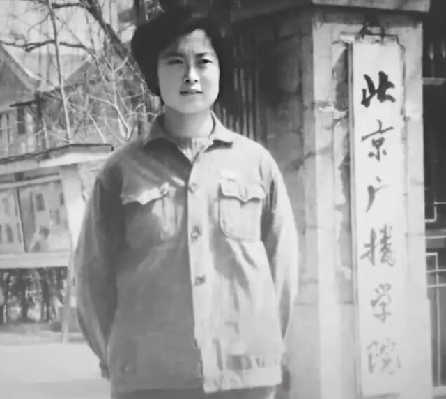 敬一丹与老公关系（家庭事业两不误）(8)