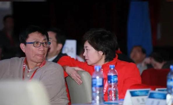 敬一丹与老公关系（家庭事业两不误）(11)