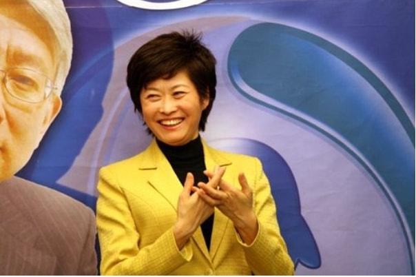 敬一丹与老公关系（家庭事业两不误）(27)