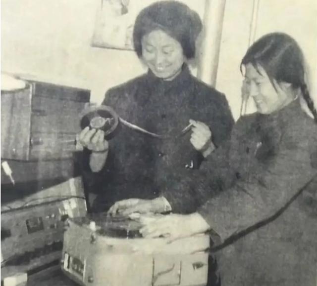 敬一丹与老公关系（家庭事业两不误）(6)