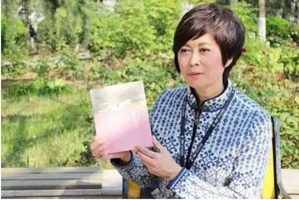 敬一丹与老公关系（家庭事业两不误）(21)