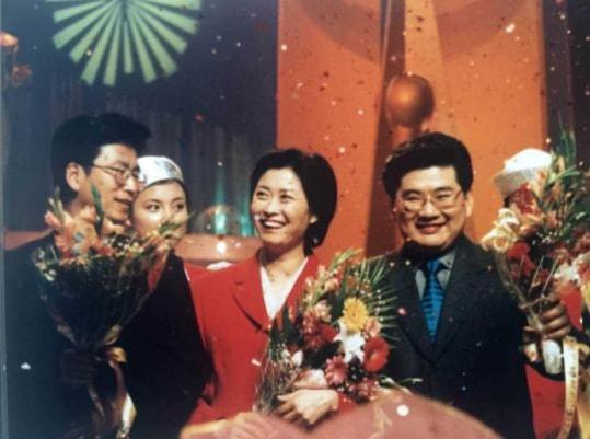 敬一丹与老公关系（家庭事业两不误）(14)