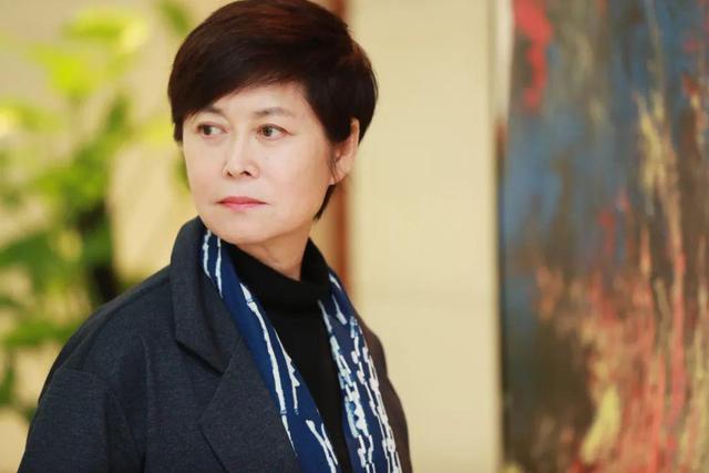 敬一丹与老公关系（家庭事业两不误）(20)