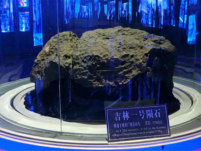 陨石的坠落过程（流星坠落青海玉树）(9)