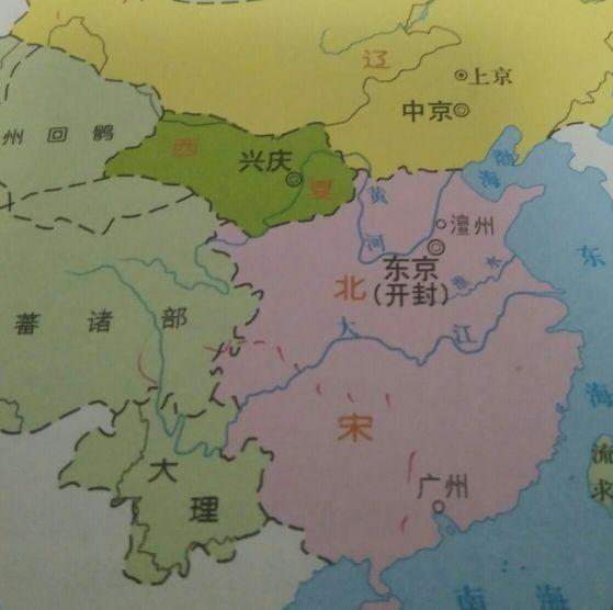 发动陈桥兵变黄袍加身建立宋朝（陈桥兵变赵匡胤黄袍加身）(6)