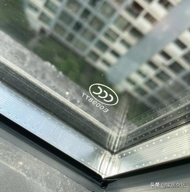 窗户每层玻璃自爆如何补救（看了很多家庭的窗户）(11)