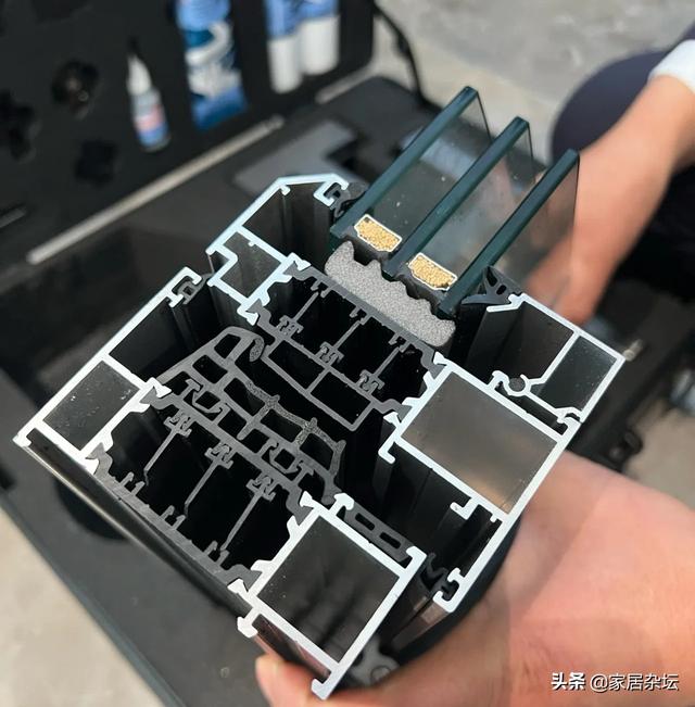 窗户每层玻璃自爆如何补救（看了很多家庭的窗户）(9)
