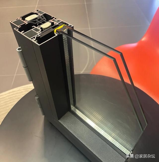 窗户每层玻璃自爆如何补救（看了很多家庭的窗户）(8)