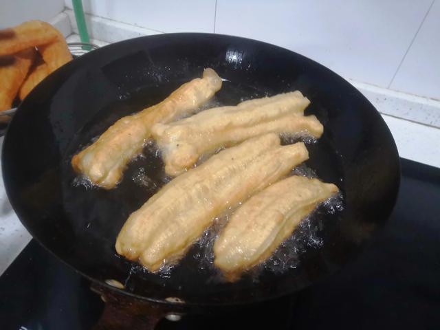 家庭自制油条小窍门(家庭快速做油条)(9)