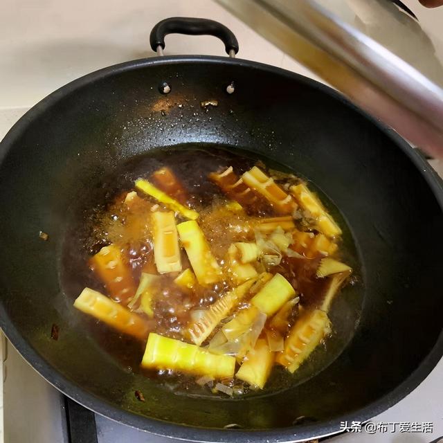 油焖笋的做法详细步骤窍门(冬季吃笋正当时)(6)