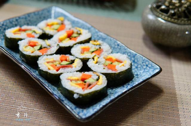 简单又好吃的寿司怎么做(教你做超好吃的寿司)(1)