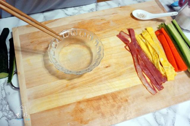 简单又好吃的寿司怎么做(教你做超好吃的寿司)(7)